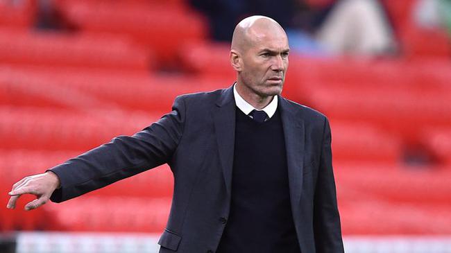 Los funcionarios del Real Madrid anunciaron la rescisión del contrato con Zinedine Zidane para agradecer a la nave de guerra Galaxy por su duro trabajo