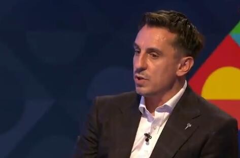 Neville: Liverpool es más fácil que Manchester City