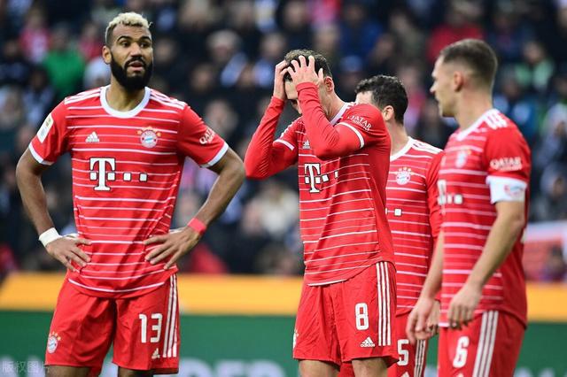 Bundesliga - yupa tiñe de rojo shupomotin rompe 10 goles y el Bayern pierde ante el portero 2 - 3