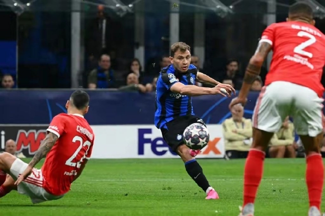Liga de Campeones - Lautaro barrera rompe el marcador total del Inter y 5 - 3 Benfica avanzan