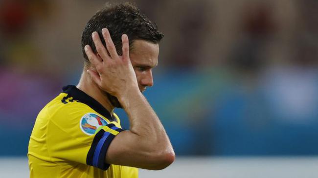 El delantero sueco amenazó con expulsar a España de su país después de perder la oportunidad