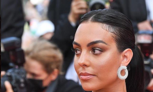 Ronaldo novia Cannes Festival de cine alfombra roja sexy nobleza estrella internacional de cine