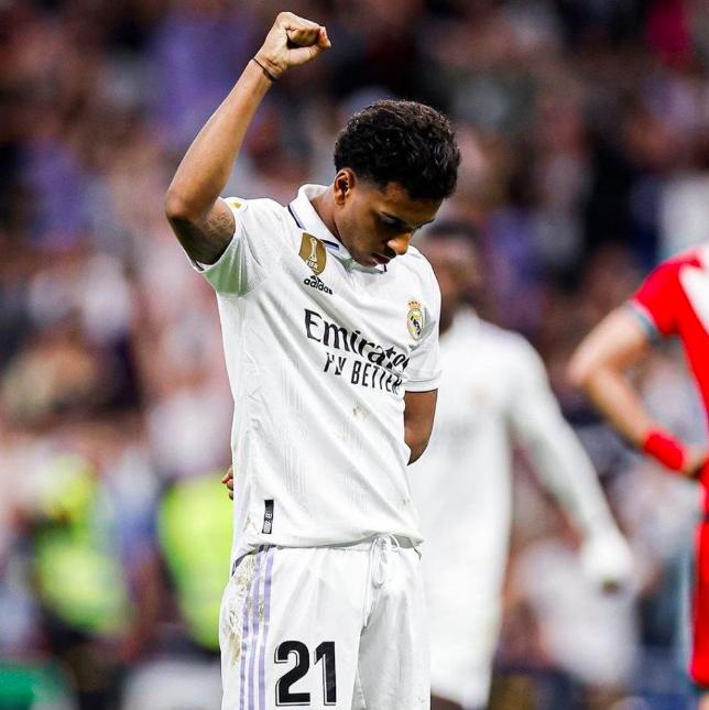 Liga - Benzema rompe Rodrigo y mata al Real Madrid 2 - 1 Vallecano