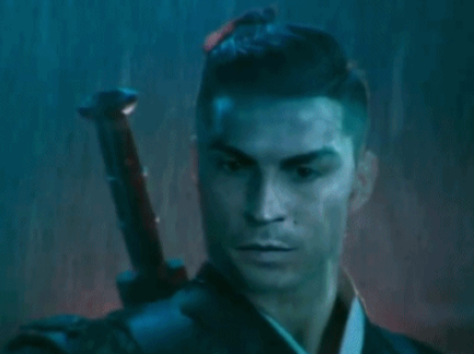 ¡Estilo chino!El nuevo avatar de Ronaldo, el espadachín, vuela por las paredes, mata por el aire.
