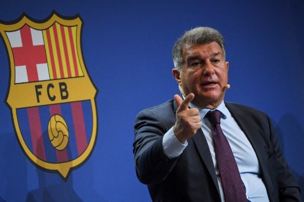 Las tensiones económicas también han llevado al Presidente de Barcelona a prometer cuatro firmas este verano
