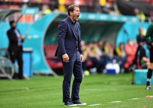 El gerente austriaco renunció después de no llevar a su equipo a la Copa del mundo