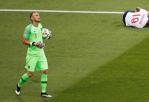 Holanda se enfrenta a un ataque antes de la Copa Europea