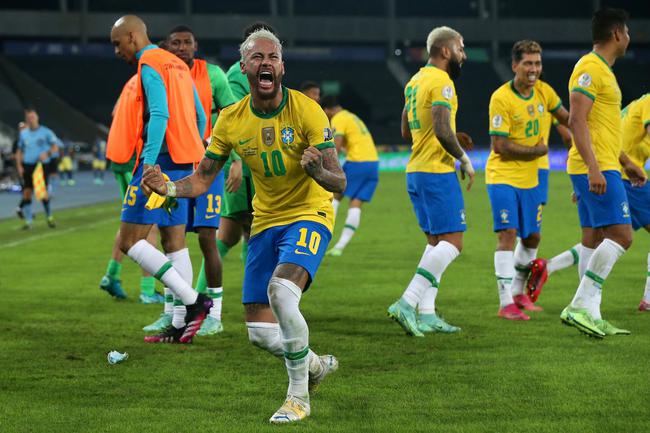 ¡Tres victorias consecutivas!Brasil se adelanta a la lista de líderes del Grupo para evitar Argentina