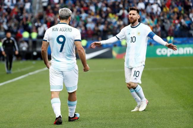 La superestrella Argentina casi desapareció después de su debut inicial con Messi en dos años